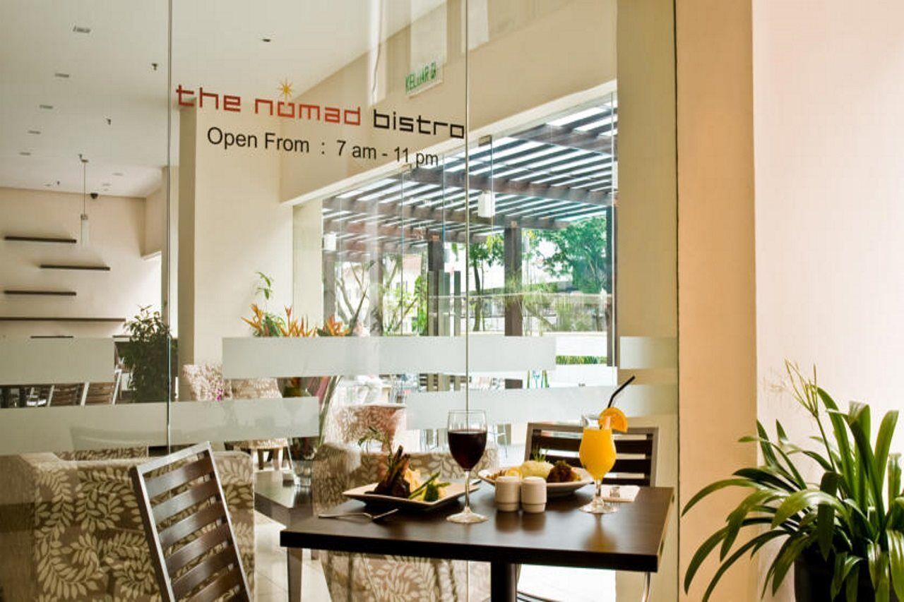 Oakwood Hotel And Residence Куала-Лумпур Ресторан фото